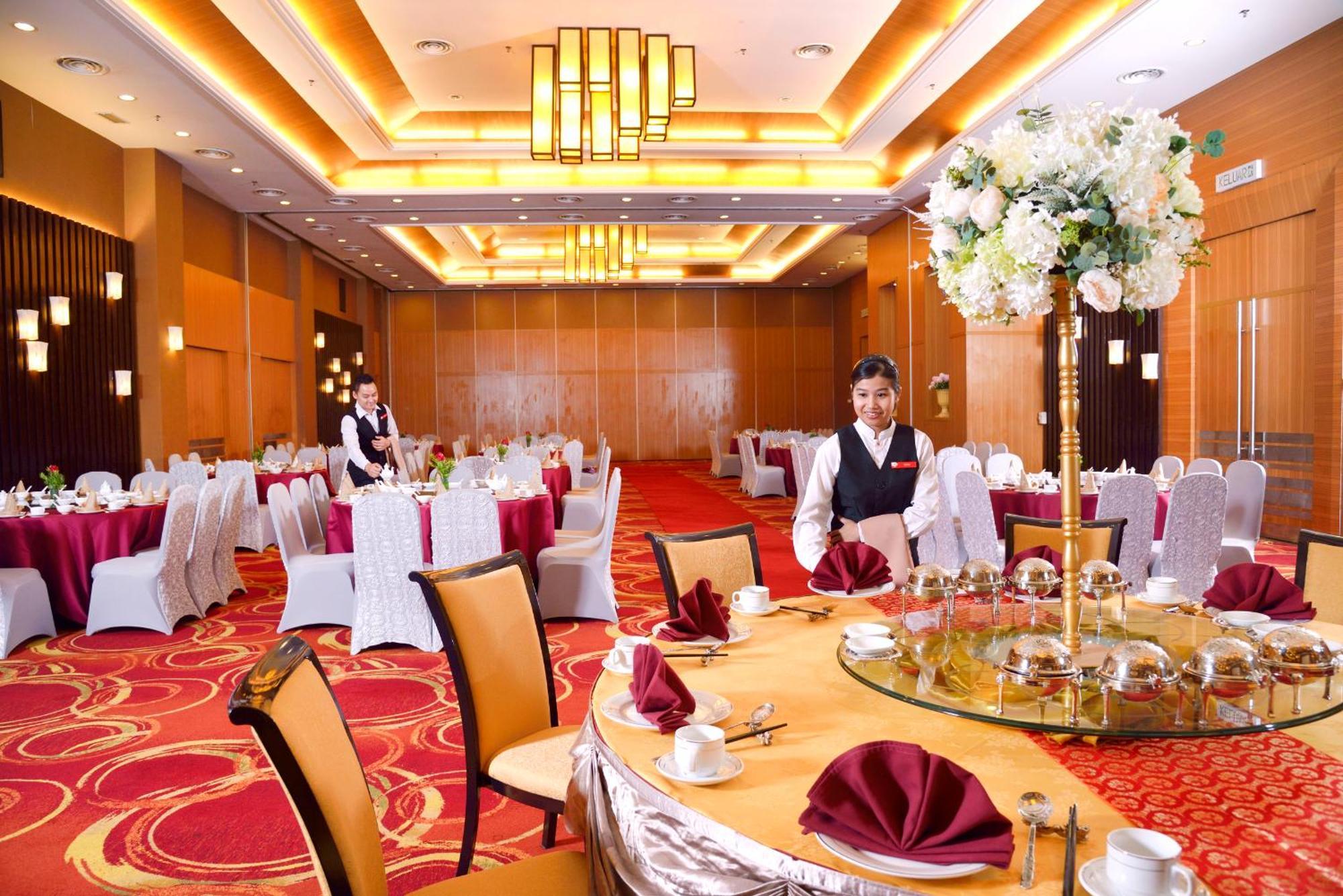 Hotel Grand Lexis Port Dickson Esterno foto A banquet hall