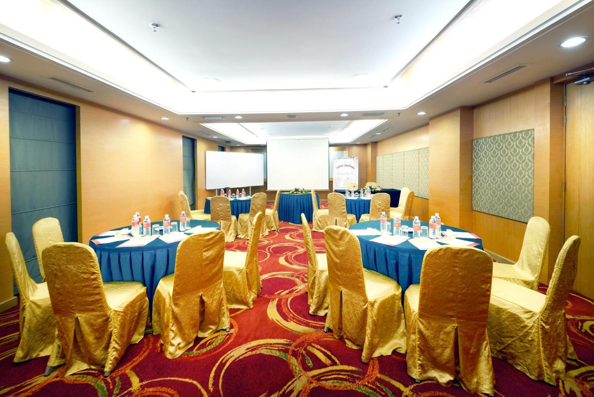 Hotel Grand Lexis Port Dickson Esterno foto Meeting room