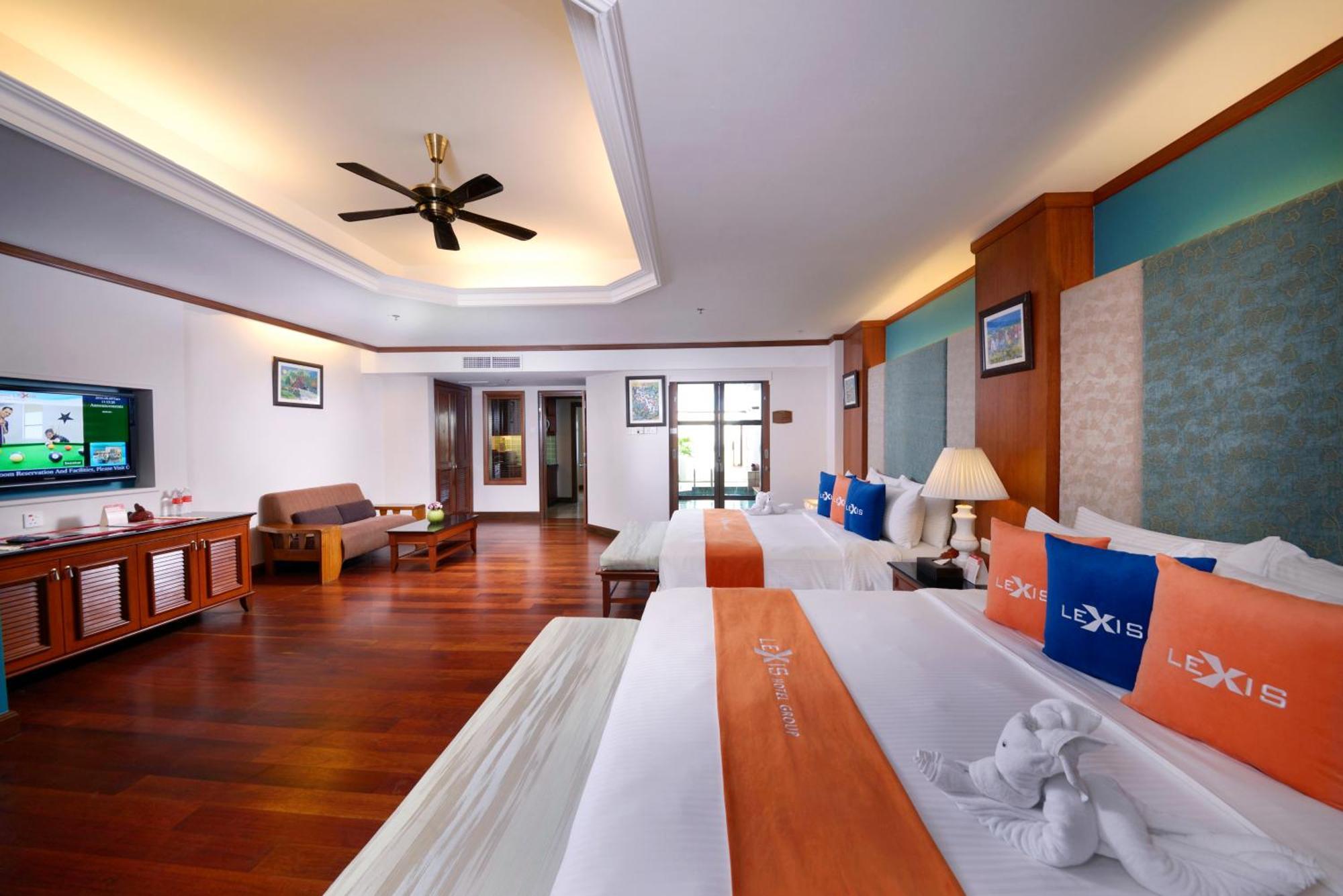 Hotel Grand Lexis Port Dickson Esterno foto A suite at the Le Méridien Phuket Resort & Spa